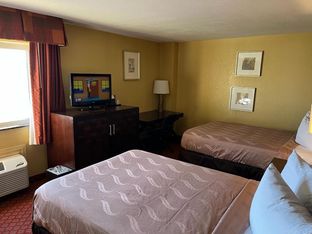 Hutchi Bell Otel South Hutchinson Dış mekan fotoğraf
